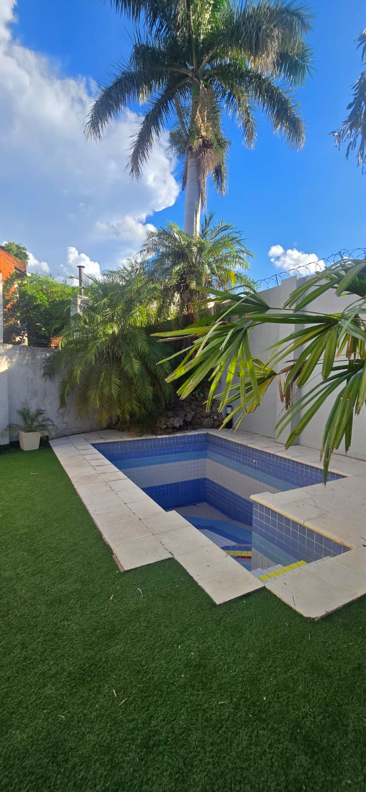 ALQUILO HERMOSA CASA EN TRES NIVELES EN YCUA SATI — foto 3