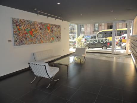 Apartamento A Estrenar, Excelente Ubicación.-