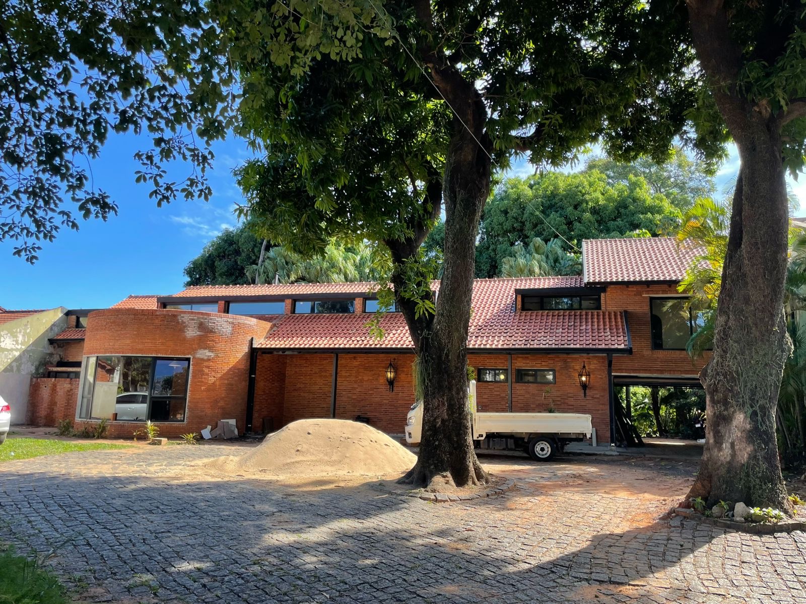 ALQUILO CASONA PARA USO COMERCIAL CON 1793M2 DE TERRENO SOBRE MARISCAL LOPEZ — foto 2