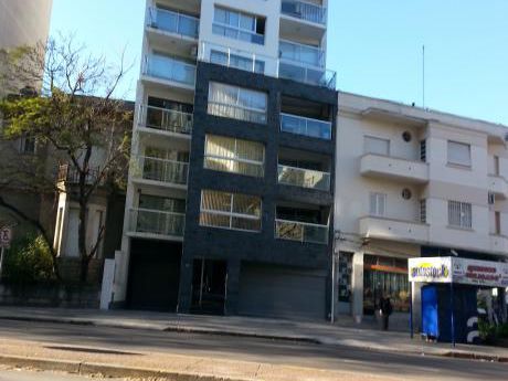 Monoambiente Amplio Piso Alto Sobre Avda Brasil