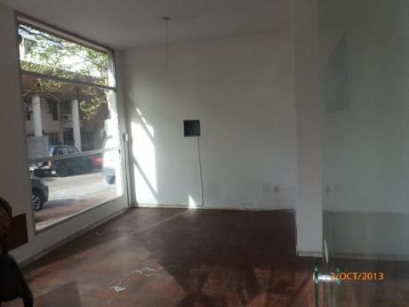 Local En Esquina Pastoriza Y Haedo