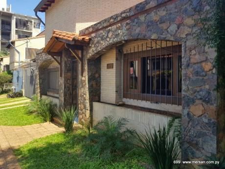 Residencia 3 Dorm. - Zona Hiperseis (CóD. 699)