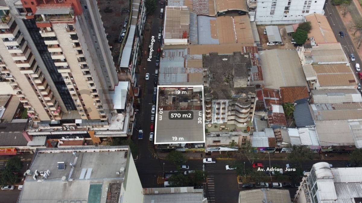Vendo terreno con construccion de 1.140 m2 en esquina en Ciudad del Este — foto 3