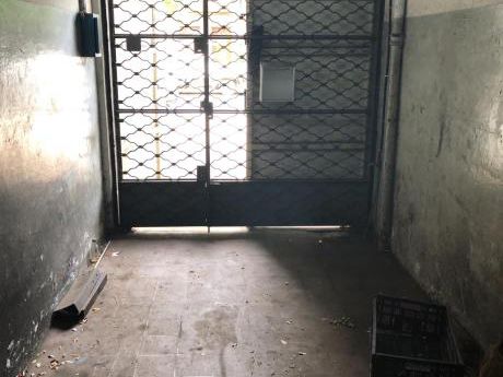 Venta De Depósito O Cochera