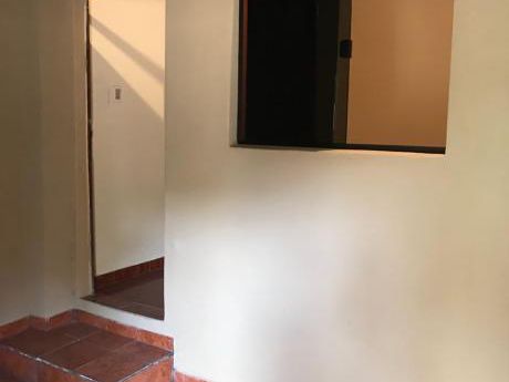 Alquilo Duplex De 2 Dormitorios San Lorenzo Zona M. Ortiz Guerrero Y Tte Molas