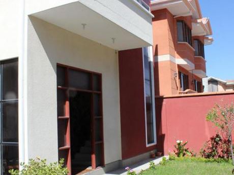 Casa En Venta 300.000 $us Irpavi