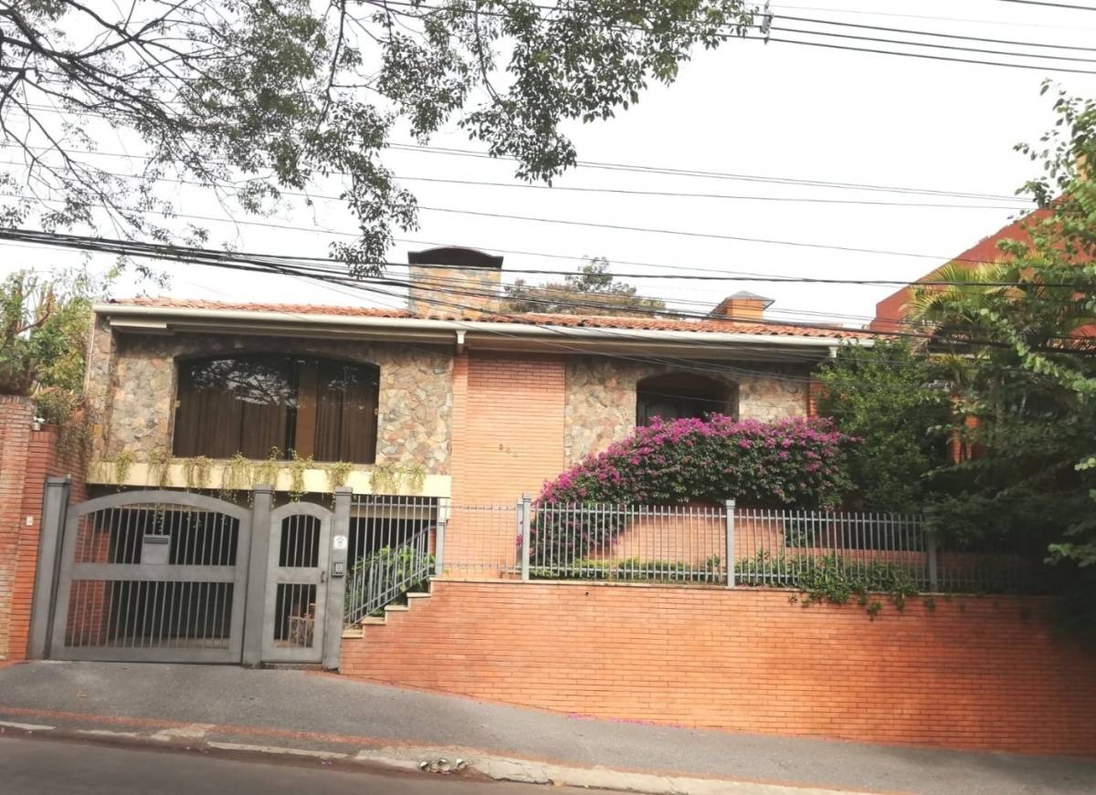 Descripción: EN VENTA CASA EN BARRIO MCAL. LOPEZ — foto 2