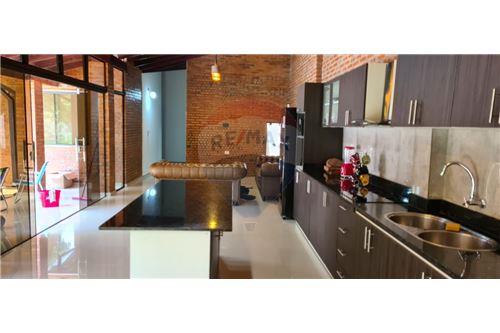Casa-Venta-PY Cordillera San Bernardino  Avda Mbocaja  San Bernardino.  COD 500 — foto 3