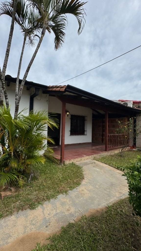 Alquilo hermosa casa en Ba. Habitacional Aeropuerto Luque — foto 2