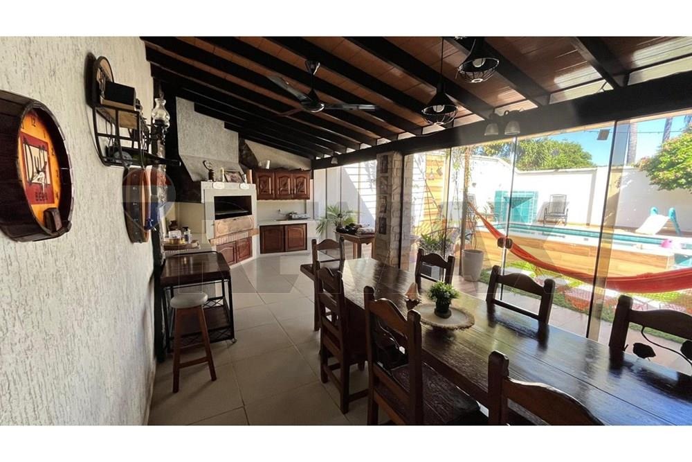 VENDO AMPLIA CASA EN LAMBARE — foto 2