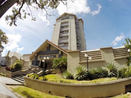 Departamento En Venta Zona Sur, Condominio Monseñor Santiestevan