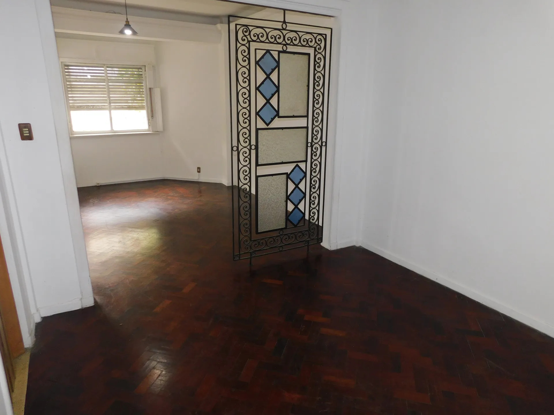 3710 | AMPLIO Y MUY LUMINOSO APTO DE 2 DORMS AL FRENTE CON BALCÓN – CENTRO · Foto 2