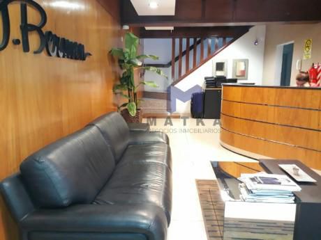 Oficinas En El Barrio Mariscal Lopez