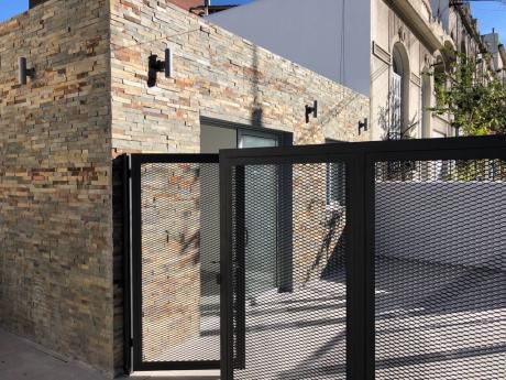 Independiente Al Frente Con Patio