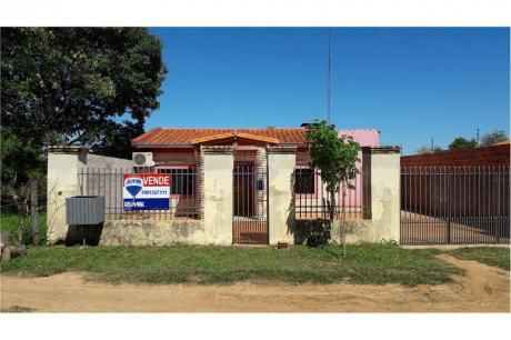 Casa A Pasos Del Shopping Mariano