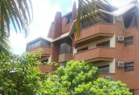 Alquilo Departamentos. En Edificio De Categoria (C/o Sin Muebles)