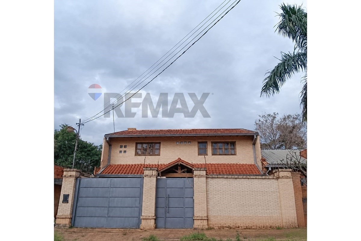 ????✨ ¡HERMOSA CASA DE 2 PISOS C/ PISCINA EN ALQUILER! ✨???? ???? Barrio América Luque — foto 2