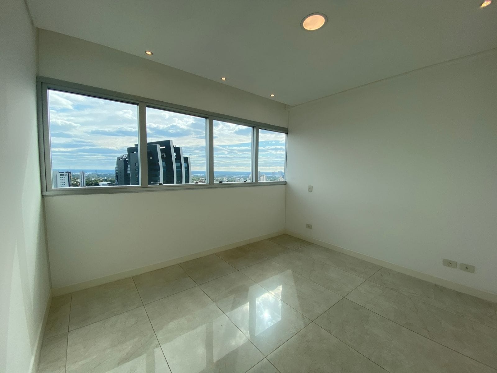 Alquiler de Departamento en Edificio Eminent — foto 2