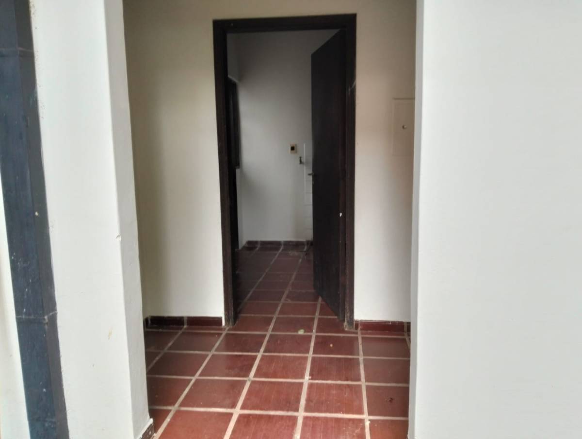 Casa en alquiler en Mburucuyá, Asunción — foto 2