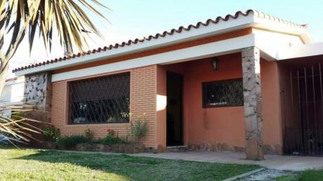 Preciosa Casa A Metros Del Mar!!