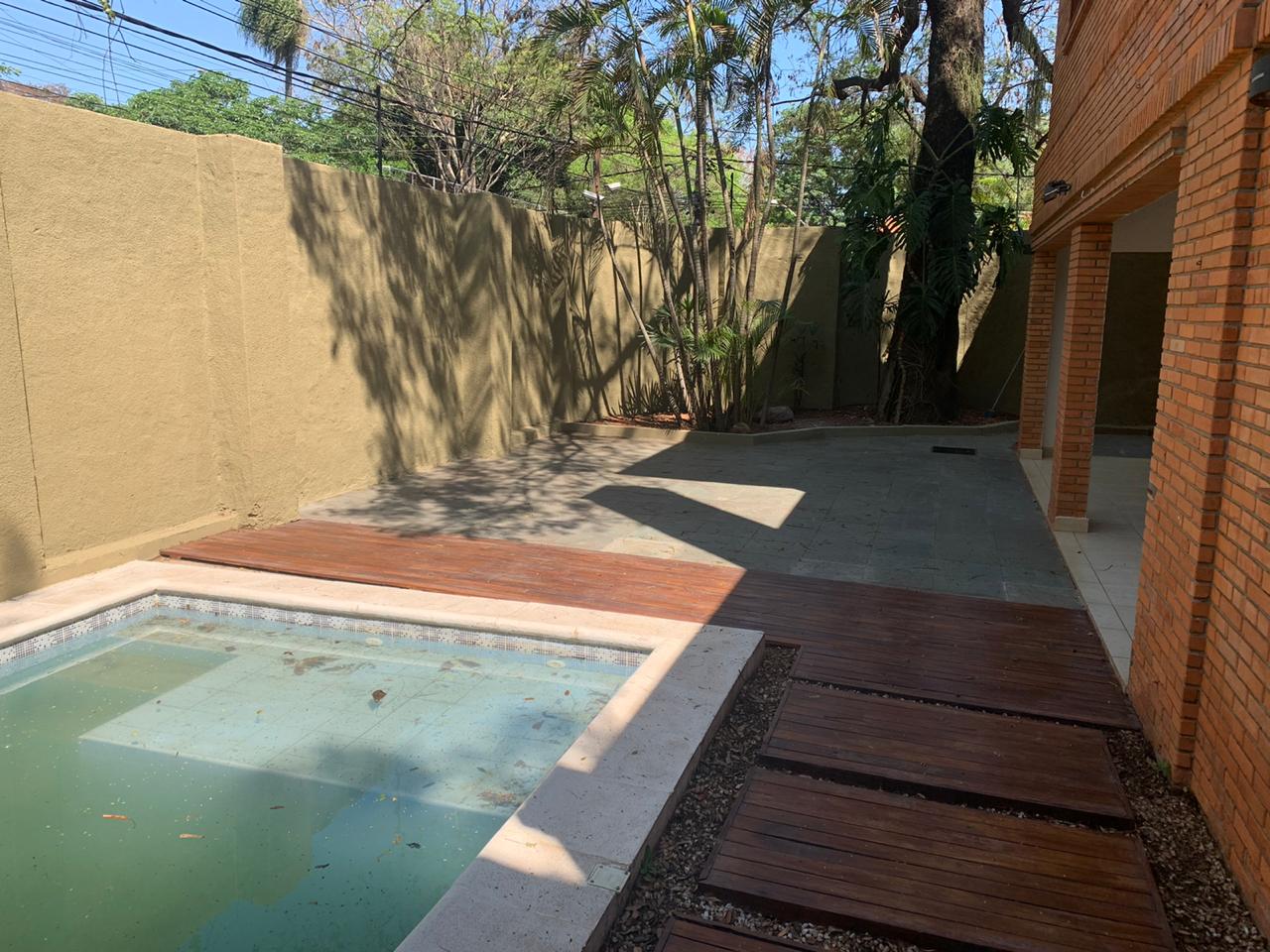 Casa en alquiler en Villa Morra