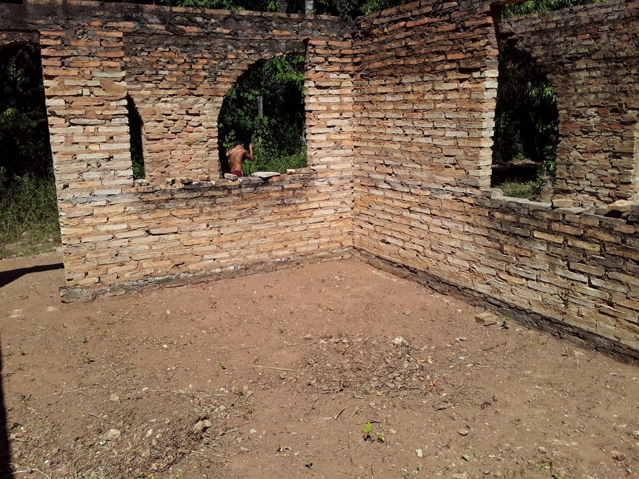 VENDO CASA A REFACCIONAR O DEMOLER EN EMBOSCADA — foto 3