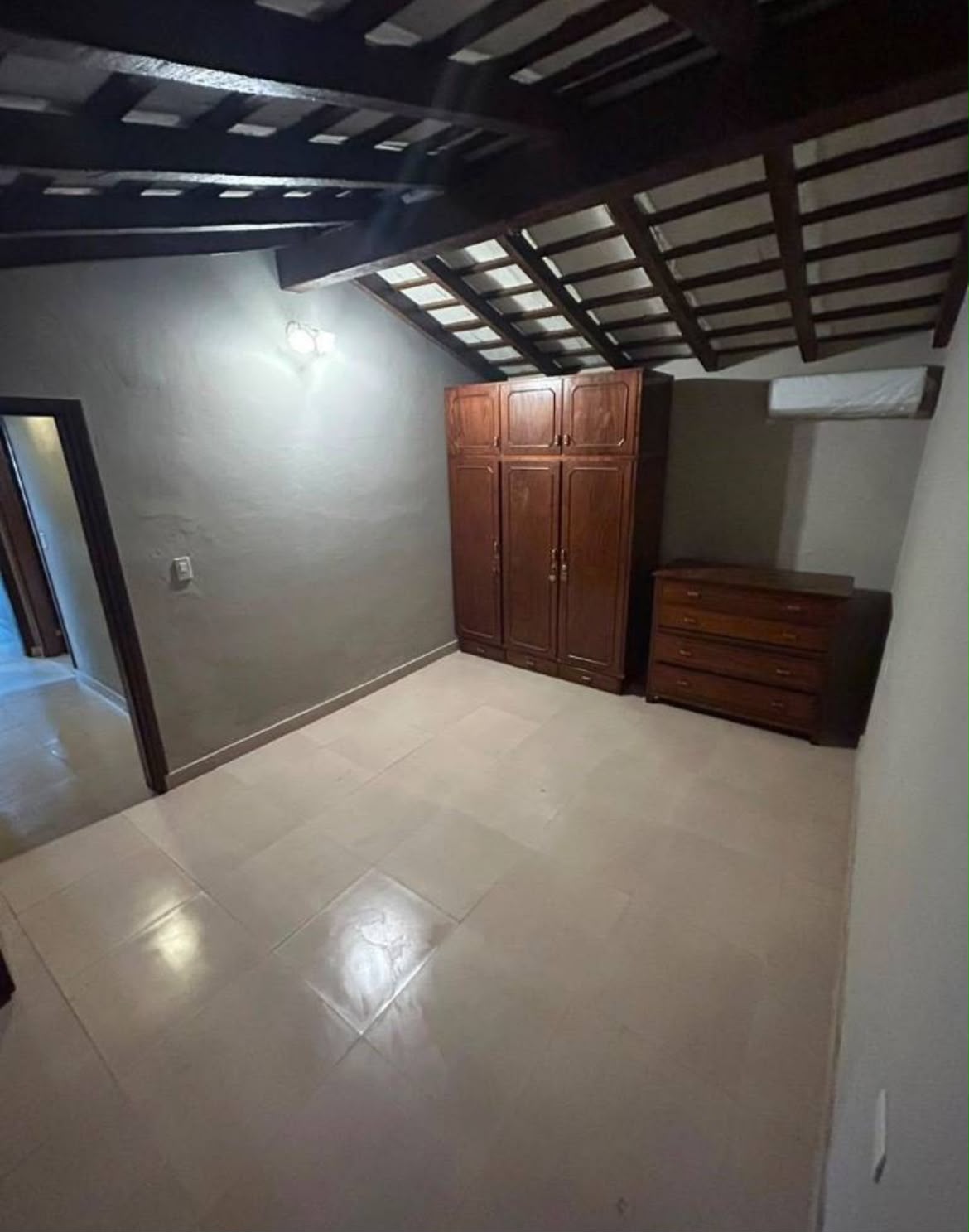 ALQUILO CASA REFACCIONADA | FERNANDO DE LA MORA – ZONA NORTE — foto 3