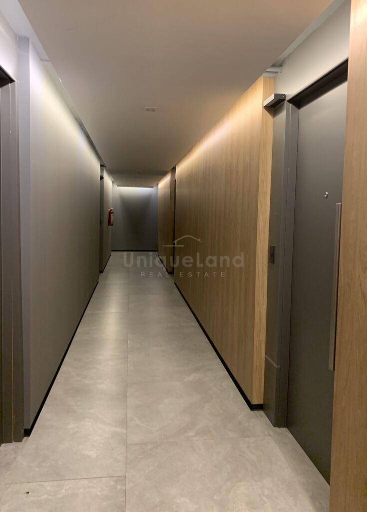 Apartamento de 1 dormitorio en Malvín-Edificio Cathan-Piscina-Cochera opcion · Foto 9