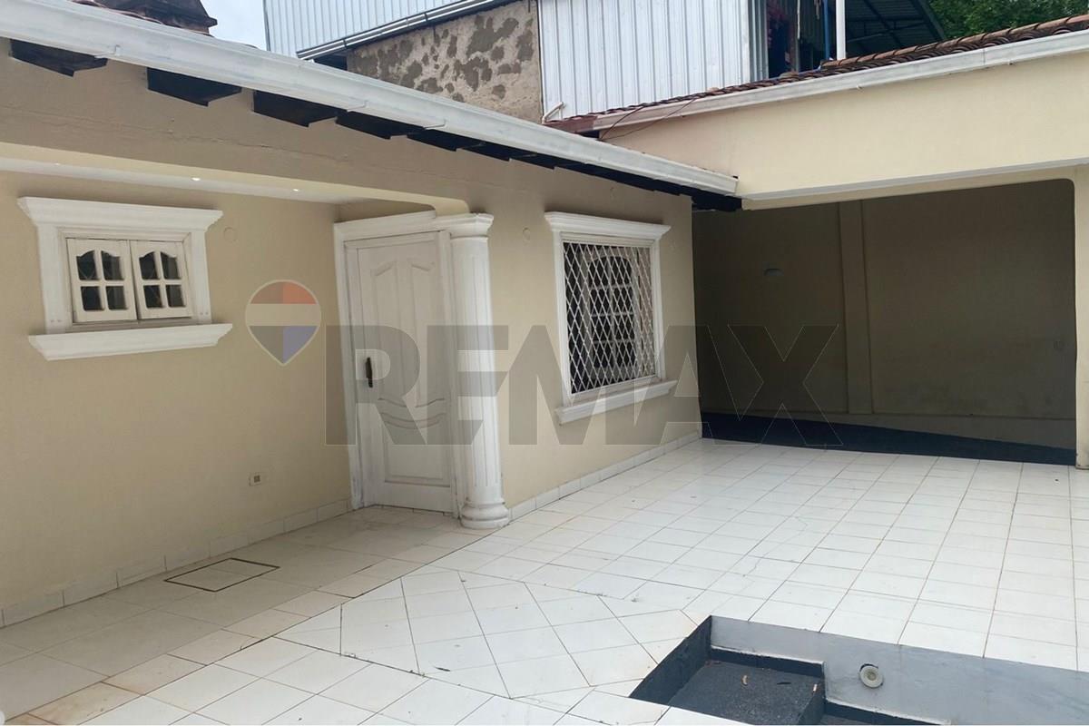 CASA FAMILIAR  EN LUQUE BARRIO CAMPO GRANDE — foto 3