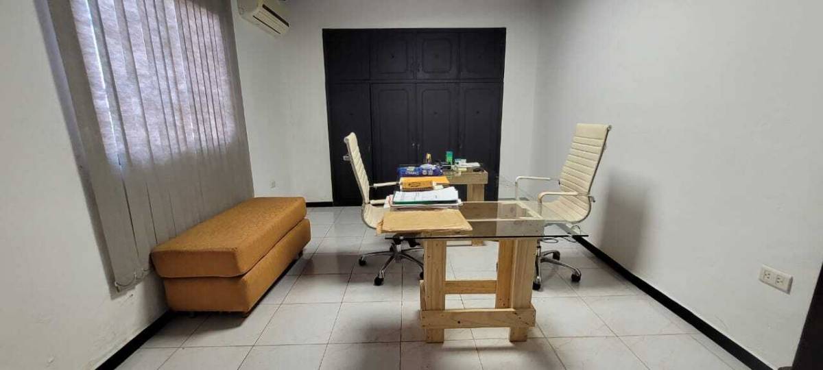 EN ALQUILER-CASA PARA OFICINA-VILLA AURELIA — foto 3