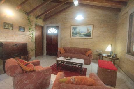 Casa En Lambare, Zona Hipermercado Pueblo