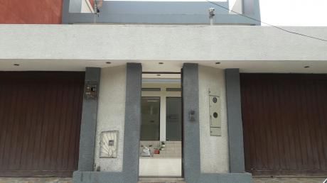 Casa Bien Ubicada A Una Cuadra De Av Escuadron Velasco Y Segundo Anillo