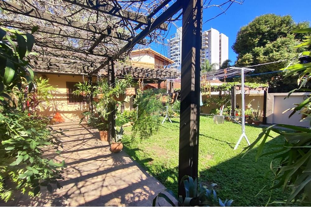 Vendo Amplia Casa en Esquina en Asunción, Mburucuya — foto 3
