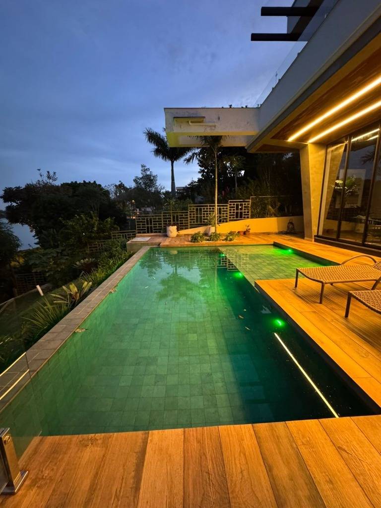 RESIDENCIA DE LUJO AMOBLADA FRENTE AL RIO ACARAY — foto 2