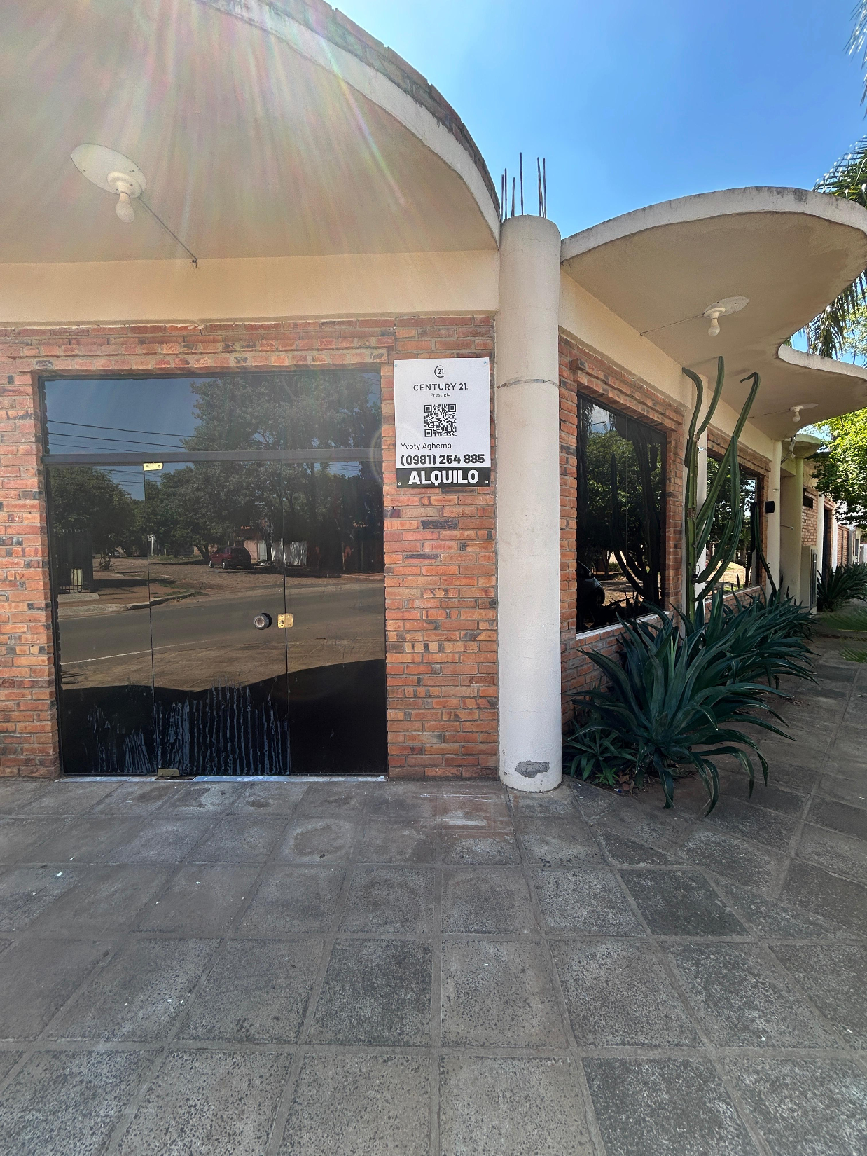 ALQUILO LOCAL COMERCIAL EN LUQUE 4TO BARRIO- ZONA PAULISTA GRILL — foto 2