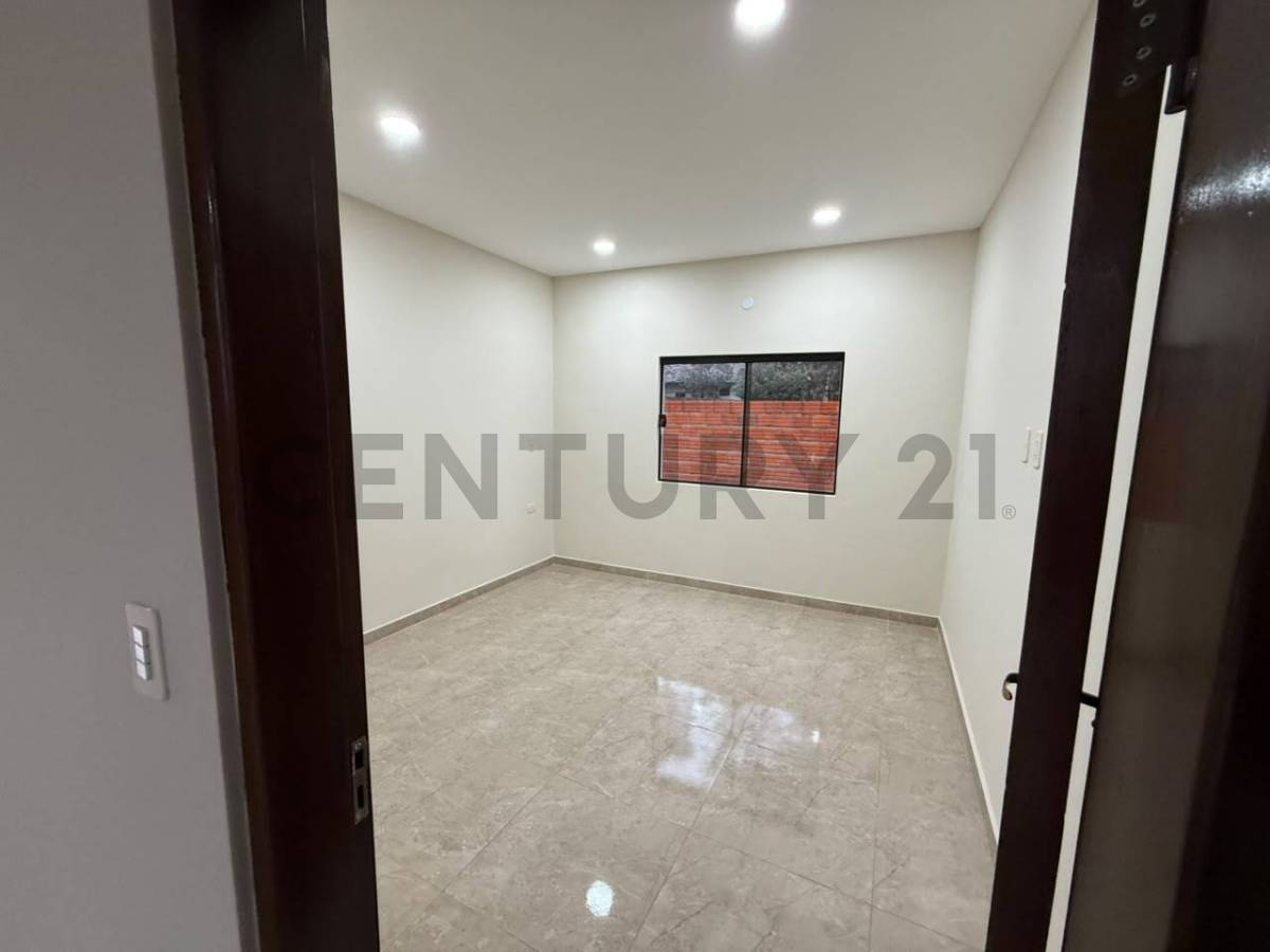 Venta de Casa en Encarnación, Itapúa — foto 2
