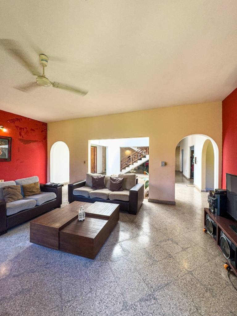 RESIDENCIA AMPLIA - MARIANO ROQUE ALONSO — foto 3