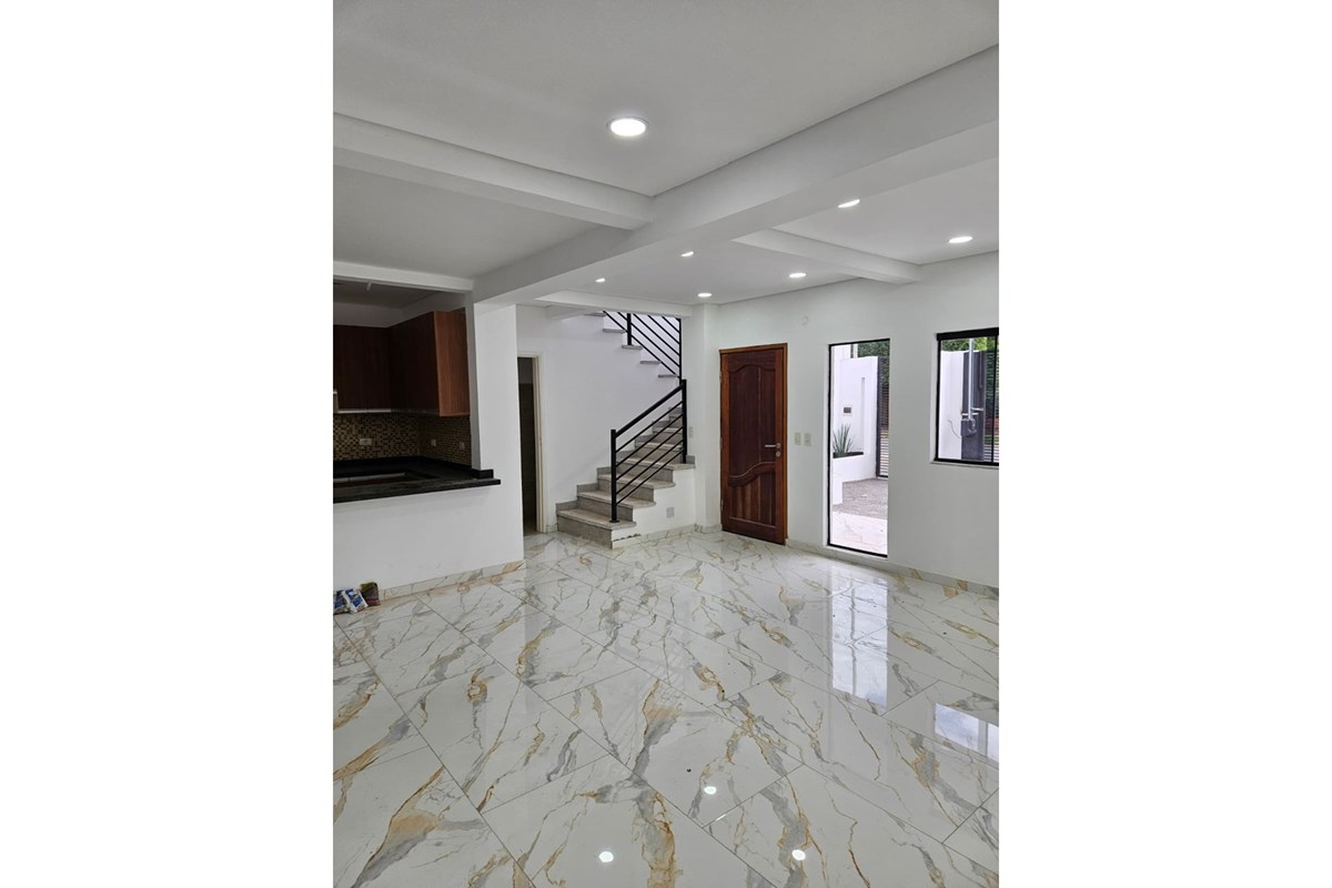 Duplex zona Orilla del campo grande Fernando de la Mora — foto 3