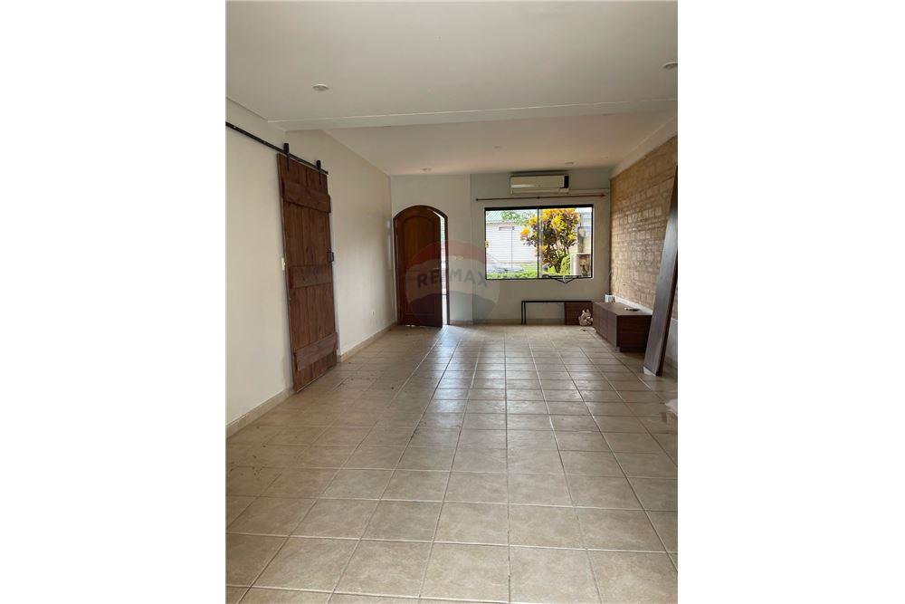 En Alquiler Amplio DUPLEX ZONA CONMEBOL — foto 3