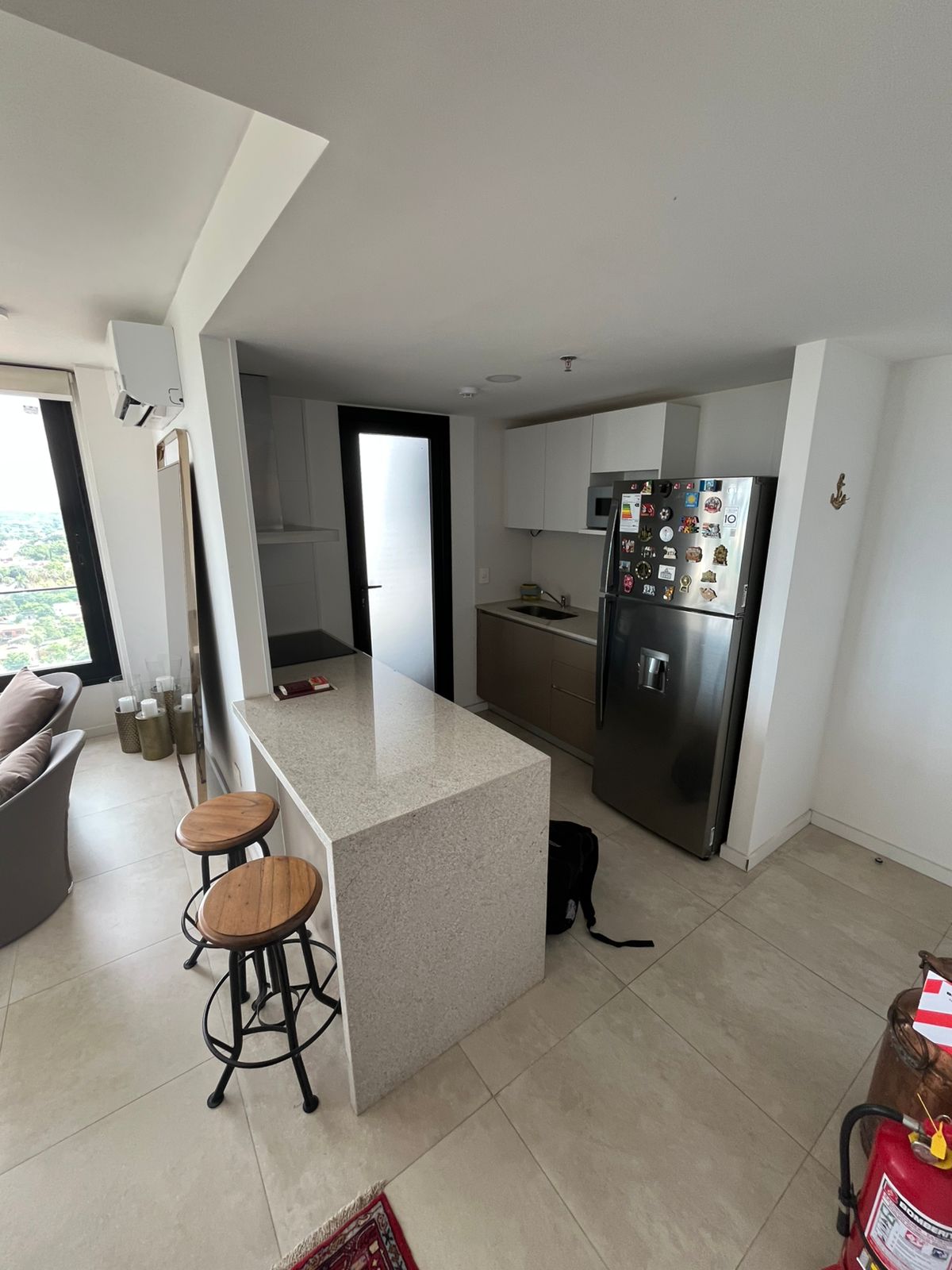 ALQUILO DEPARTAMENTO FULL AMOBLADO Y EQUIPADO EN EL EDIFICIO FEEL ASUNCIÓN — foto 3
