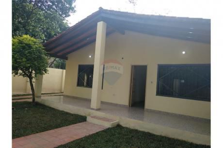 Amplia Casa En San Lorenzo De 2 Dormitorios