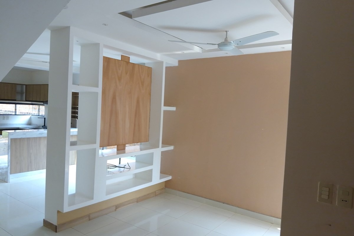 Vendo Moderna casa en B° San Pedro, Encarnación, Itapúa — foto 3