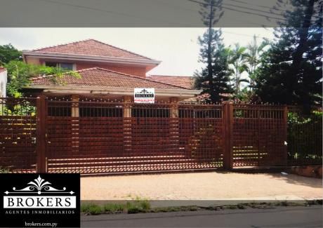 Vendo-alquilo Residencia De 1200 M2 Para Spa/consultorio/empresas - Bo. Mburicaó