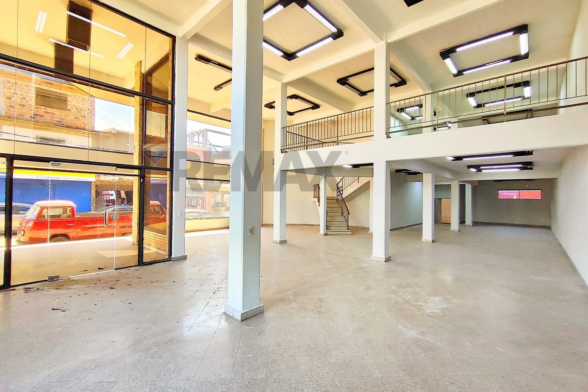 EXCLUSIVA PROPIEDAD COMERCIAL EN 11 DE SEPT — foto 3