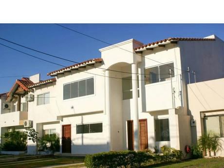 Casa En Venta - Condominio Barcelo