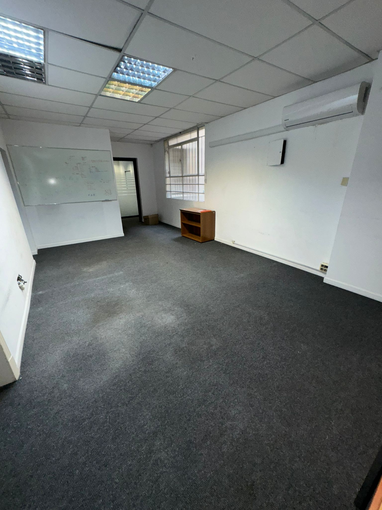 PLANTA DE OFICINAS CIUDAD VIEJA · Foto 2