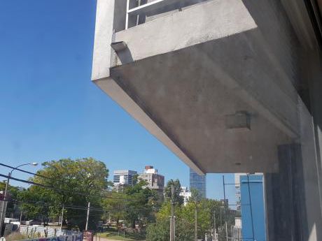 Proximo Montevideo Shopping.-L.a.de Herrera