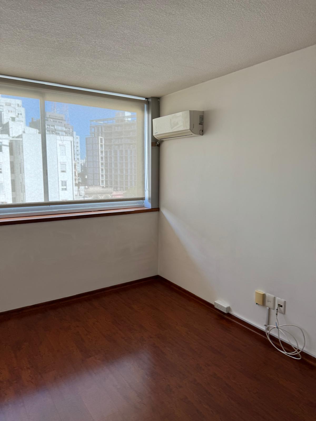 Precioso Monoambiente En Alquiler Frente Al Shopping Tres Cruces · Foto 11