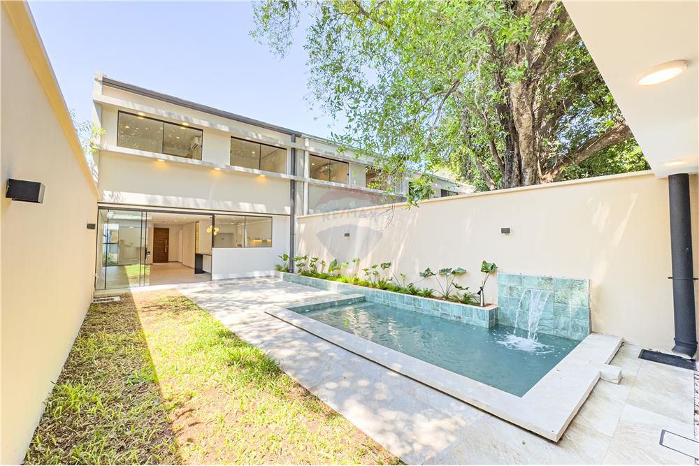En Venta -Dúplex A Estrenar En El Barrio Mas Premium De Luque. — foto 2