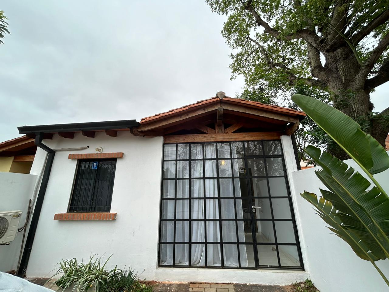 Alquiler - Dúplex de 2 dorm. - Villa Elisa B° Mbokajaty — foto 2